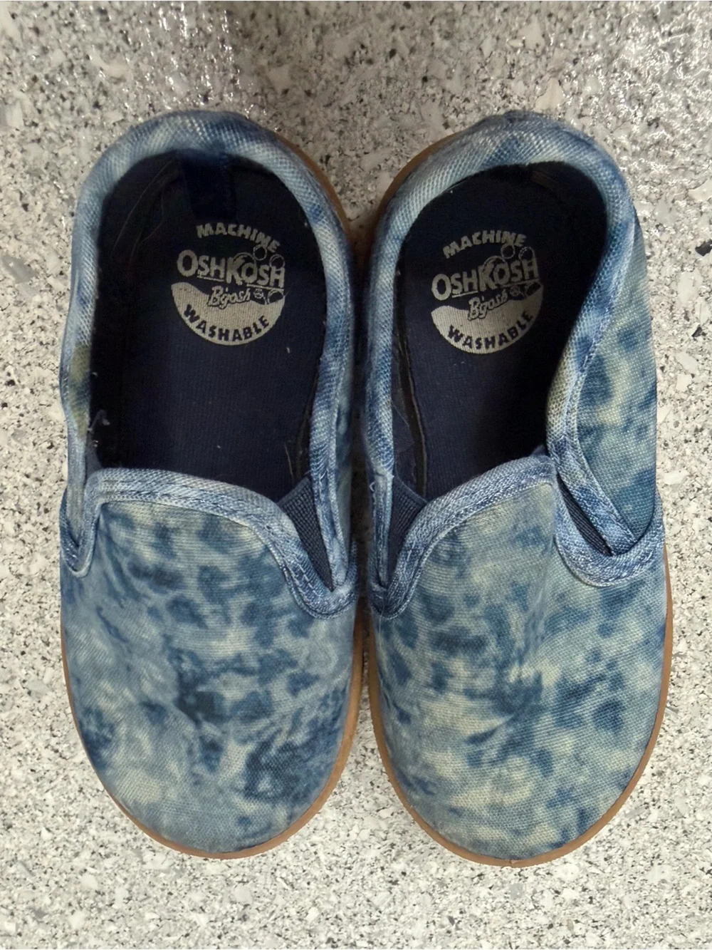 OshKosh B'Gosh Boy's Qiano Slip-On Sneaker kids size 8